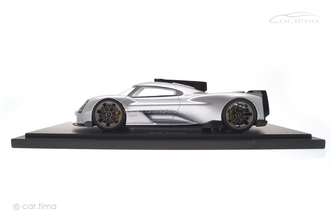 Porsche 919 Street silber/schwarz inkl. Vitrine 1:18 WAP0210190NSTR Porsche 919 Street silber/schwarz inkl. Vitrine 1:18 WAP0210190NSTR