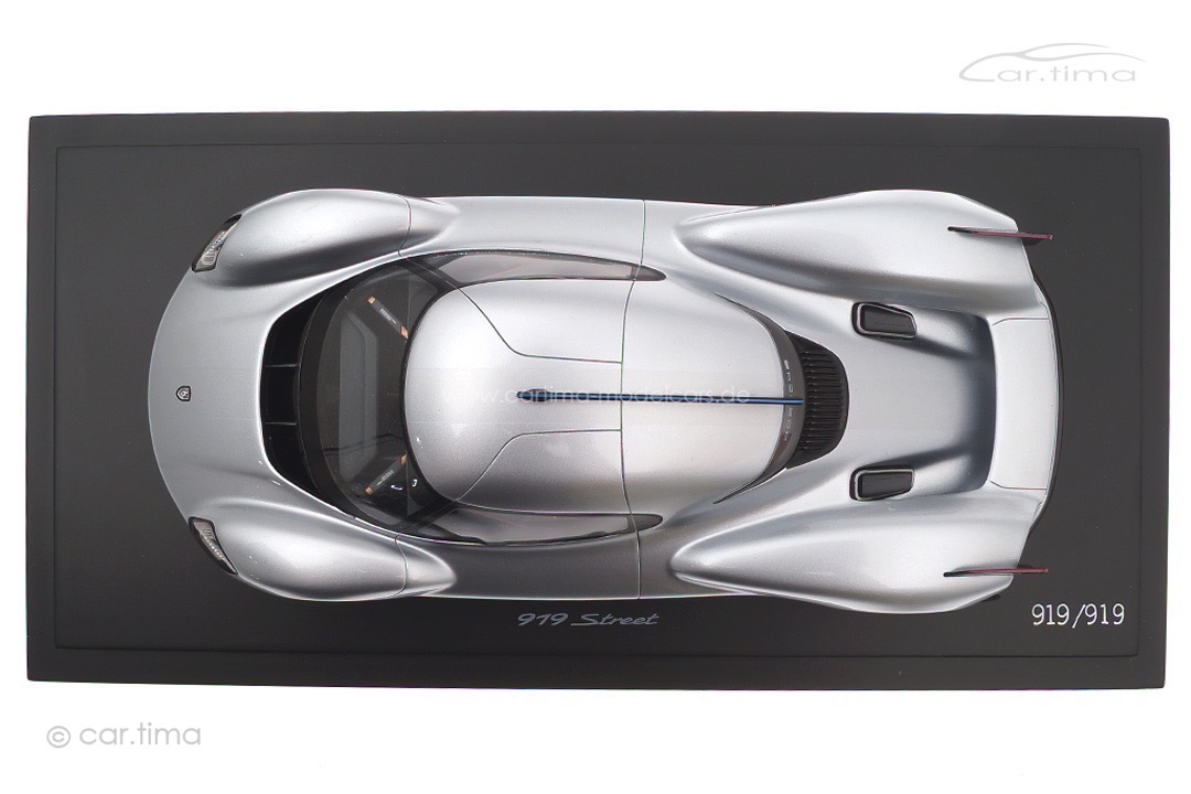 Porsche 919 Street silber/schwarz inkl. Vitrine 1:18 WAP0210190NSTR Porsche 919 Street silber/schwarz inkl. Vitrine 1:18 WAP0210190NSTR