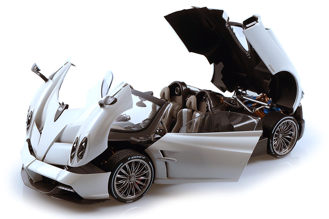 Pagani Huayra Roadster weiß LCD Models 1:18 LCD18002WH