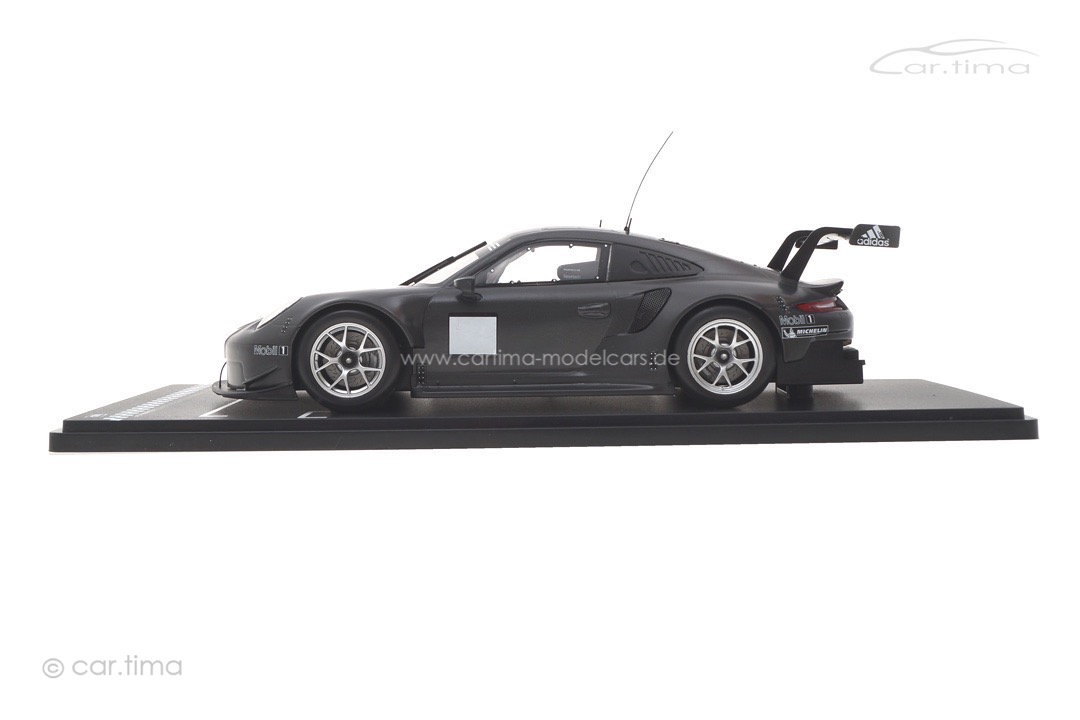 Porsche 911 RSR Pre-Season Test Car 2020 mattschwarz IXO 1:18 LEGT18057