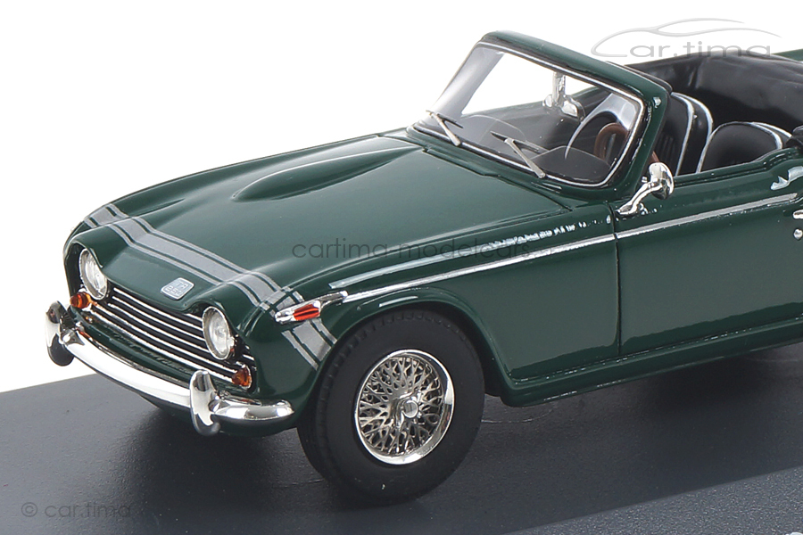 Triumph TR250 grün Schuco 1:43 450880800 Triumph TR250 grün Schuco 1:43 450880800