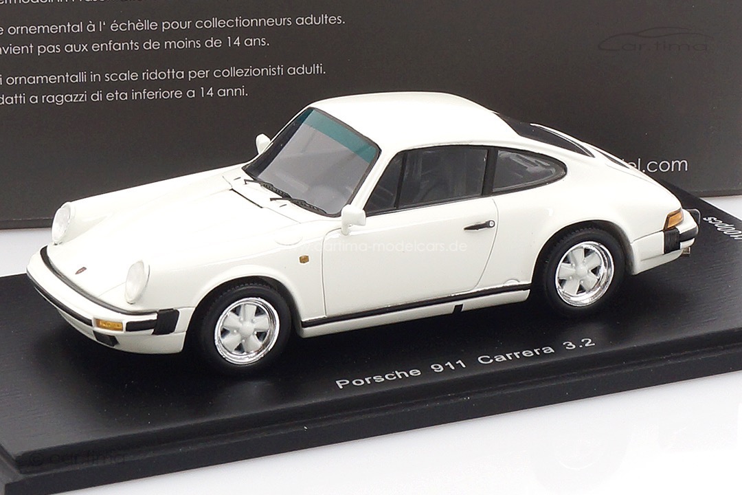 Porsche 911 Carrera 3.2 Grandprix-weiß/Fuchsfelge weiß Spark 1:43 CA04311009 