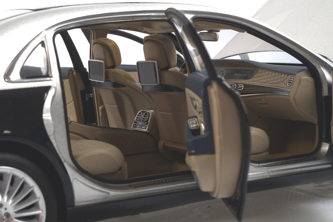 Mercedes-Maybach S650 2018 schwarz met./silber Norev 1:18 183427 Mercedes-Maybach S650 2018 schwarz met./silber Norev 1:18 183427