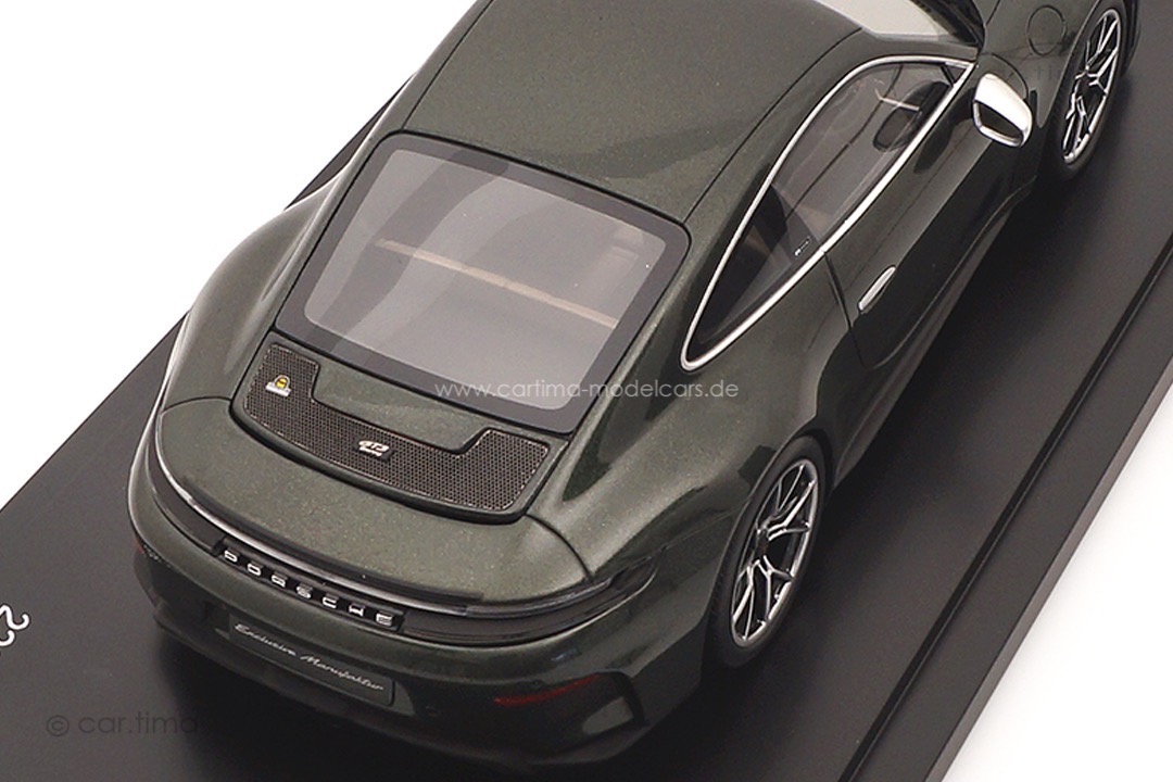 Porsche 911 (992.2) GT3 Touring Earls Court green met. Spark 1:18 WAP02153626911