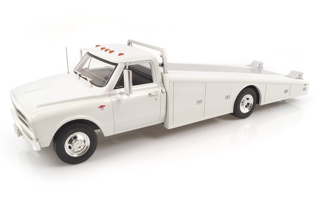 Chevrolet C30 Ramp Truck 1967 weiß ACME 1:18 A1801700 Chevrolet C30 Ramp Truck 1967 weiß ACME 1:18 A1801700