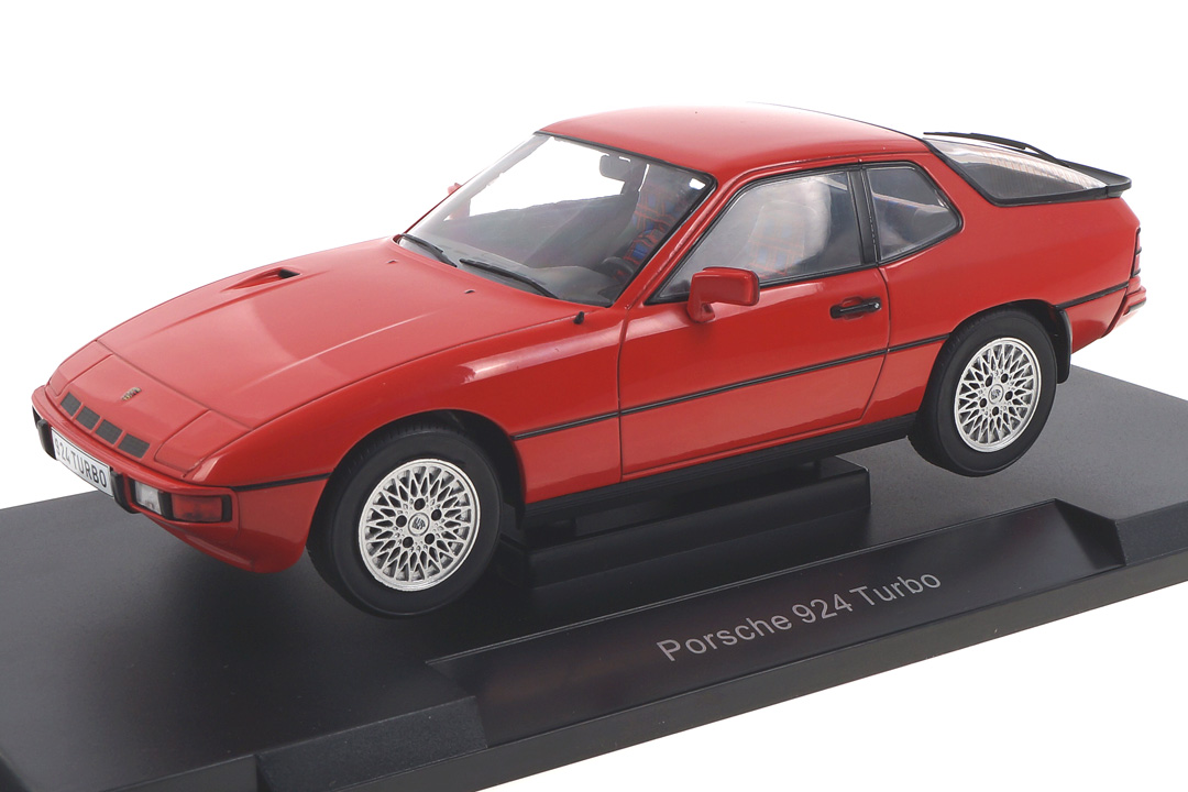 Porsche 924 Turbo Indischrot MCG 1:18 MCG18195 Porsche 924 Turbo Indischrot MCG 1:18 MCG18195