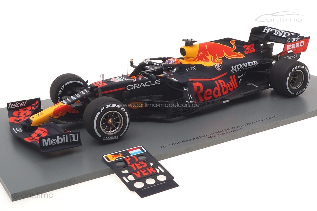 Red Bull Racing RB16B Winner GP Niederlande 2021 Max Verstappen/pit board Spark 1:18 18S601