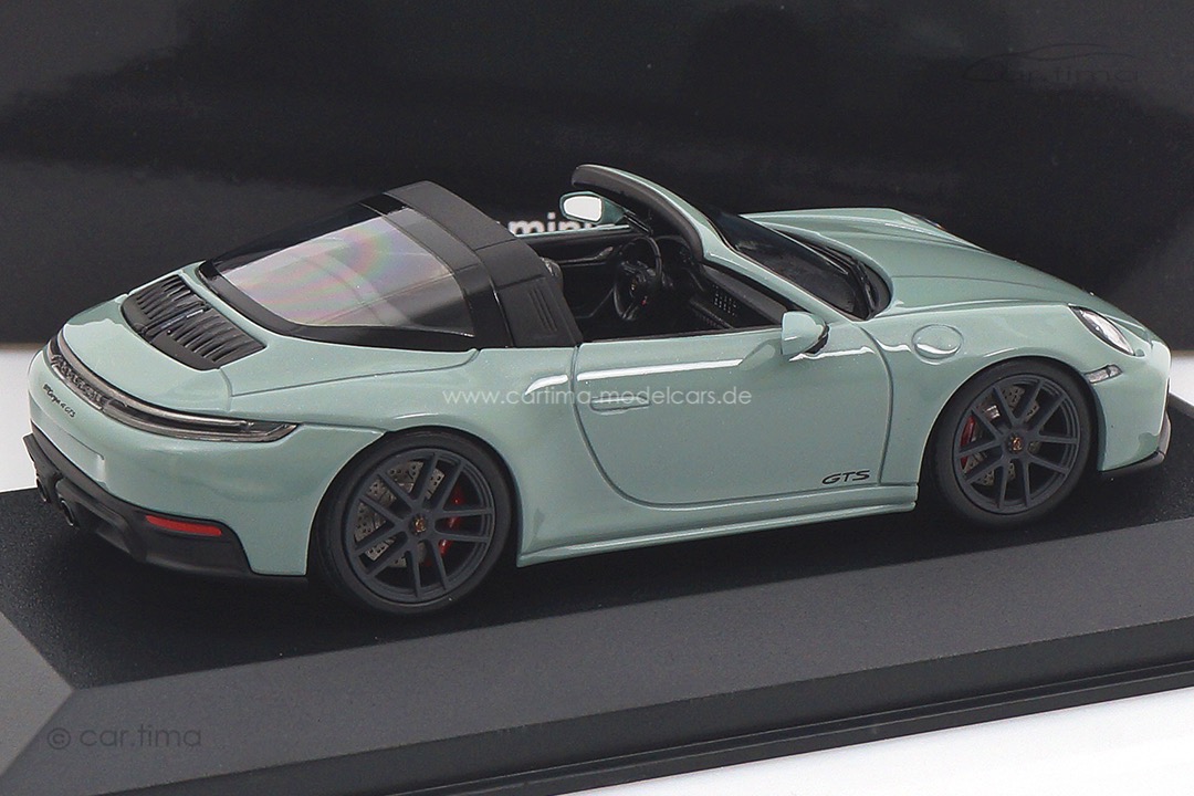 Porsche 911 (992.2) Targa 4 GTS Shadegreenmet. Minichamps 1:43 410064140