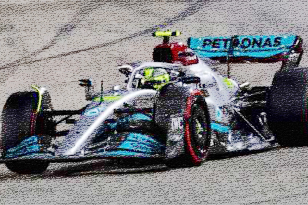 Mercedes-AMG Petronas F1 W13 GP 2022 Lewis Hamilton Spark 1:64 Y256