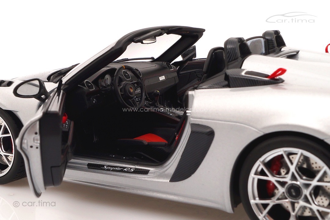 Porsche 718 Spyder RS Weissach Package GT-Silber met. Norev 1:18 187270 Porsche 718 Spyder RS Weissach Package GT-Silber met. Norev 1:18 187270