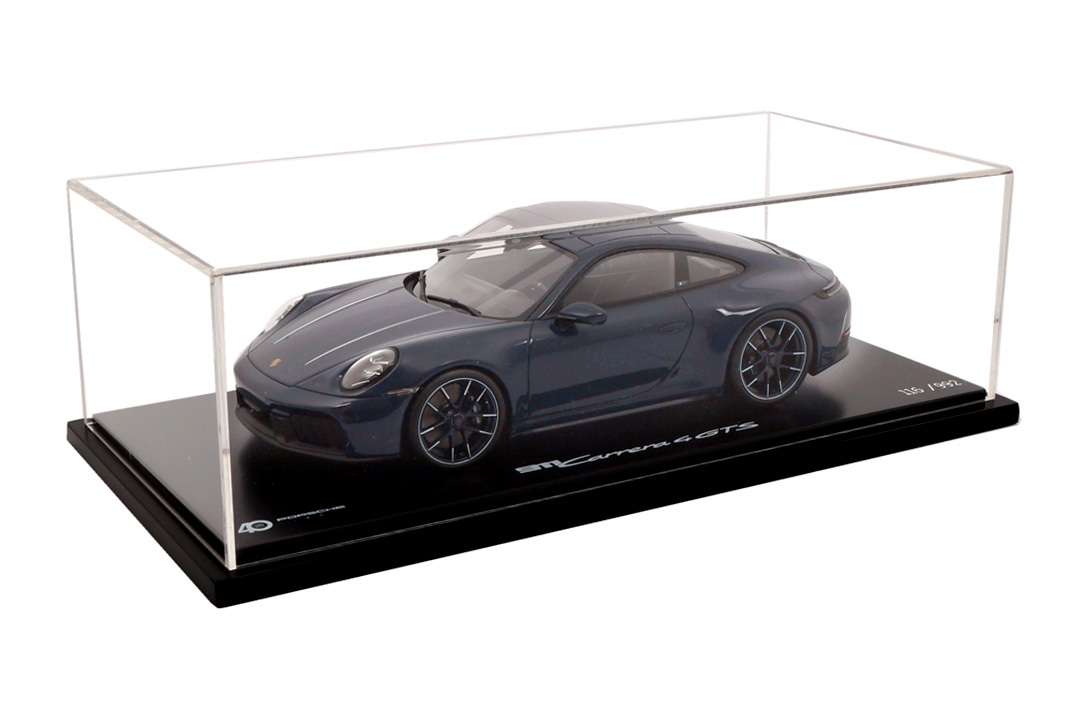 Porsche 911 (992.2) Carrera 4 GTS 40 Jahre Porsche Italien Blusogno Spark 1:18 WAP0210560TGTS Porsche 911 (992.2) Carrera 4 GTS 40 Jahre Porsche Italien Blusogno Spark 1:18 WAP0210560TGTS