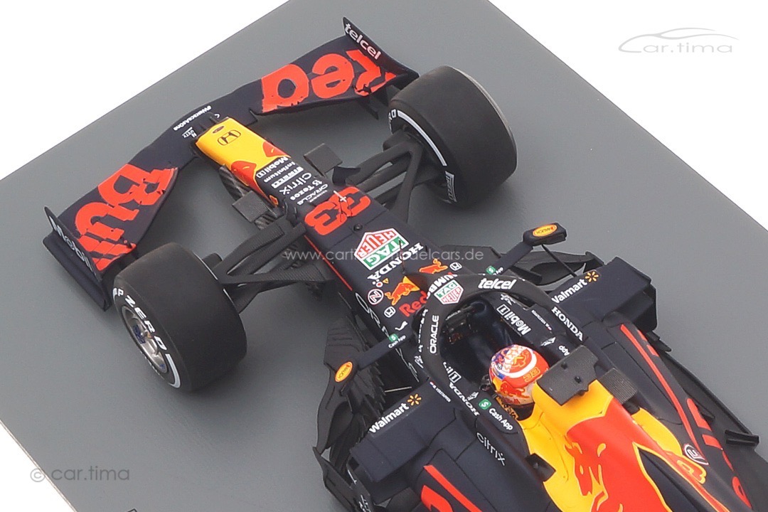 Red Bull Racing RB16B Winner GP Niederlande 2021 Max Verstappen/pit board Spark 1:18 18S601