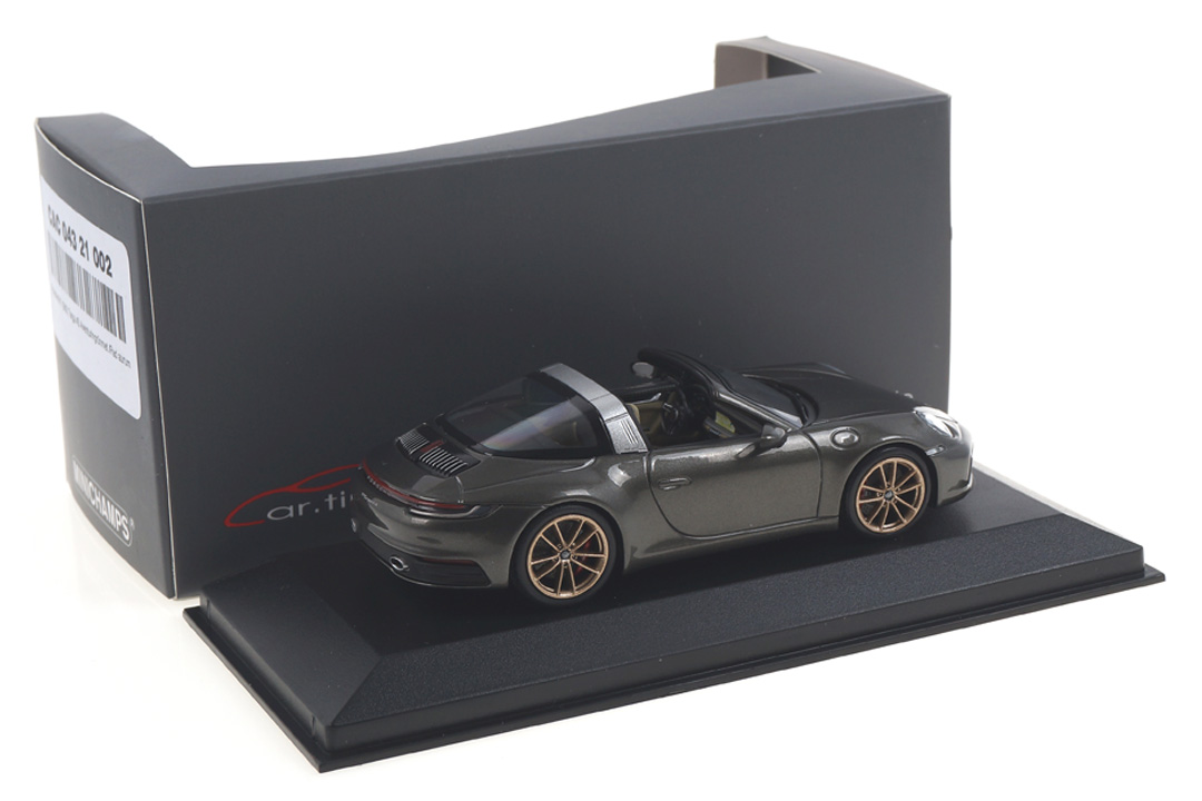 Porsche 911 (992) Targa 4S Aventuringrünmet./Rad aurum Minichamps car.tima CUSTOMIZED