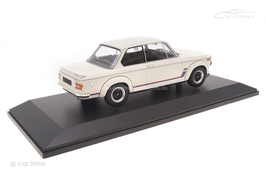 BMW 2002 Turbo 1973 weiß Minichamps 1:18 155026200 BMW 2002 Turbo 1973 weiß Minichamps 1:18 155026200