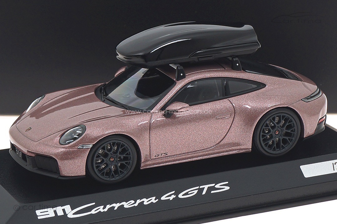 Porsche 911 (992.2) Carrera 4 GTS Frozenberry mit Dachbox Minichamps 1:43 WAP0201660S0DB