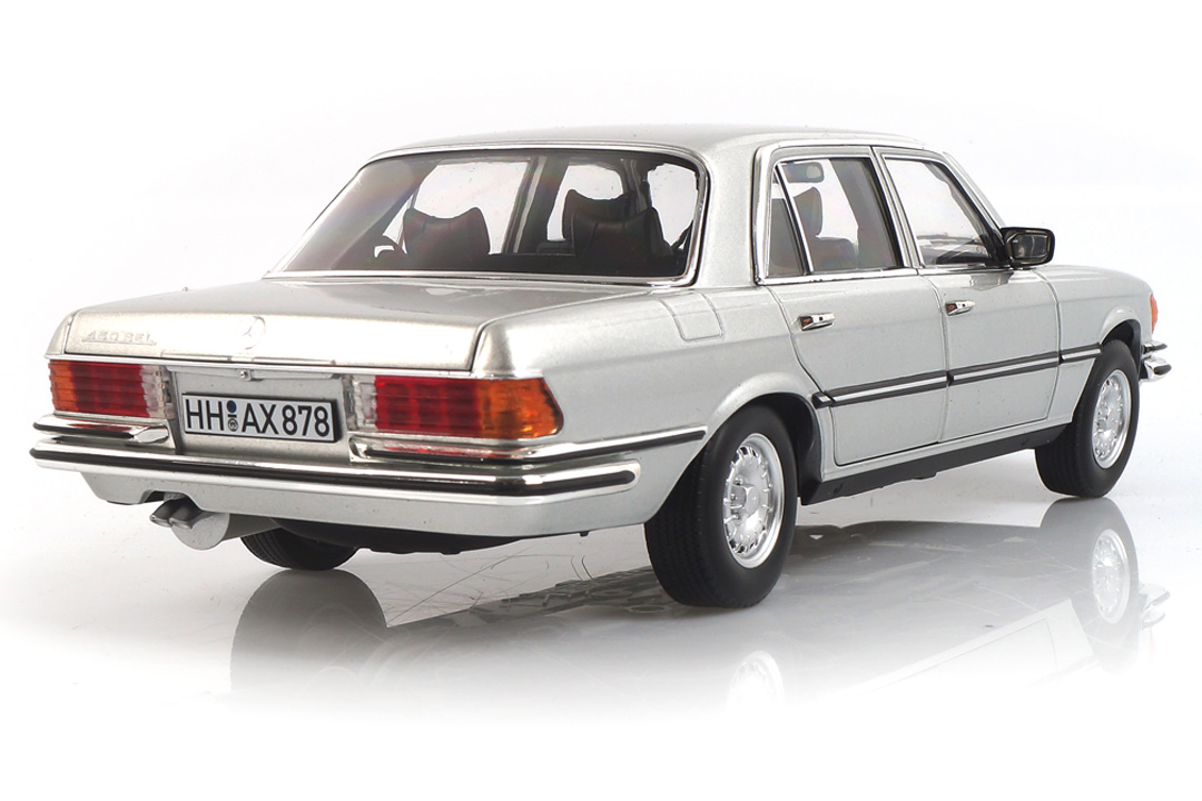 Mercedes-Benz 450 SEL 6.9 1976 silber Norev 1:18 183785 Mercedes-Benz 450 SEL 6.9 1976 silber Norev 1:18 183785
