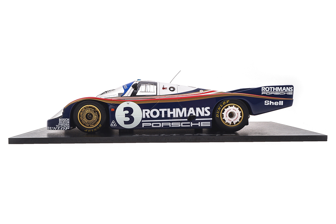 Porsche 956 L 24h Le Mans 1982 Signatur Norbert Singer inkl. Vitrine Spark 1:18 18S424SIG