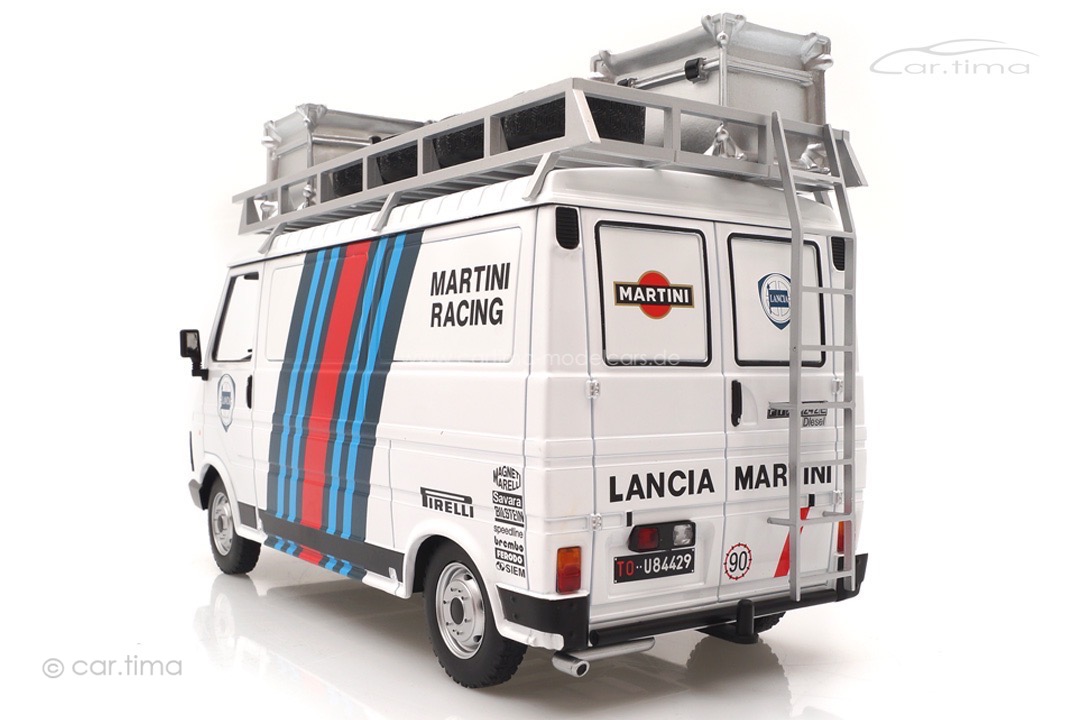 Fiat 242 Martini Racing Rallye Team Assistance 1986 IXO 1:18 18RMC084XE Fiat 242 Martini Racing Rallye Team Assistance 1986 IXO 1:18 18RMC084XE