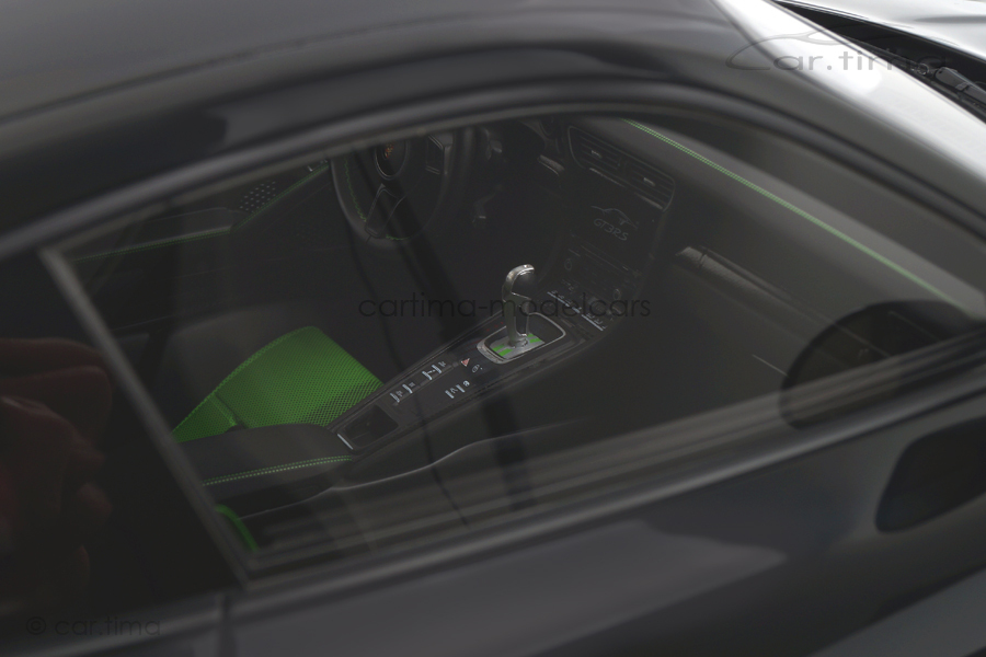 Porsche 911 (991 II) GT3 RS Schwarz 1 of 1 Spark 1:8 Porsche 911 (991 II) GT3 RS Schwarz 1 of 1 Spark 1:8