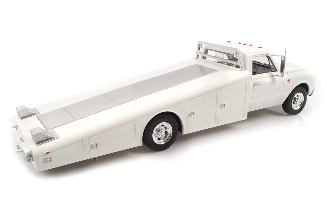 Chevrolet C30 Ramp Truck 1967 weiß ACME 1:18 A1801700 Chevrolet C30 Ramp Truck 1967 weiß ACME 1:18 A1801700