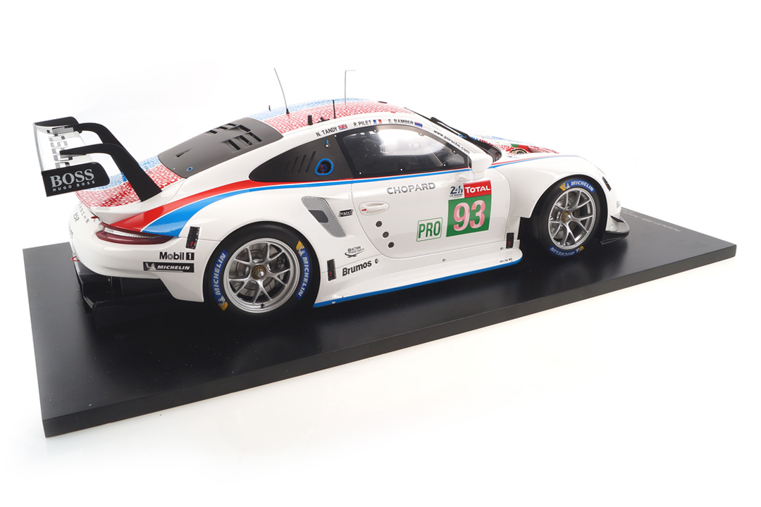 Porsche 911 RSR 24h Le Mans 2019 Bamber/Pilet/Tandy Spark 1:12 12S020 Porsche 911 RSR 24h Le Mans 2019 Bamber/Pilet/Tandy Spark 1:12 12S020