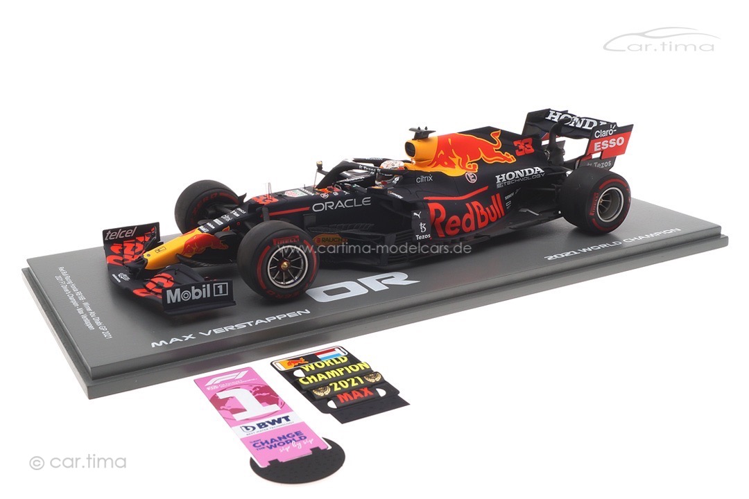Red Bull Racing RB16B Winner GP Abu Dhabi 2021 Max Verstappen/pit board/No.1 board/displaycase Spark Red Bull Racing RB16B Winner GP Abu Dhabi 2021 Max Verstappen/pit board/No.1 board/displaycase Spark