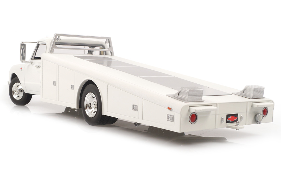 Chevrolet C30 Ramp Truck 1967 weiß ACME 1:18 A1801700 Chevrolet C30 Ramp Truck 1967 weiß ACME 1:18 A1801700