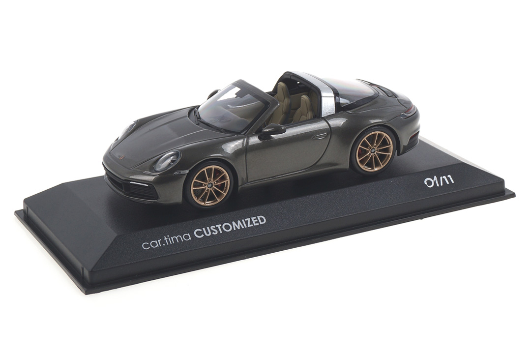 Porsche 911 (992) Targa 4S Aventuringrünmet./Rad aurum Minichamps car.tima CUSTOMIZED