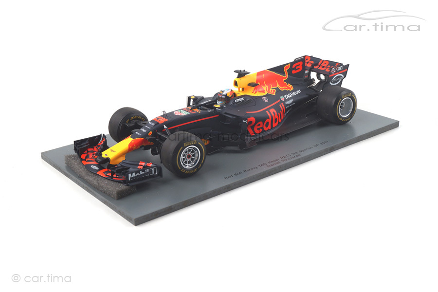 Red Bull Racing RB13 Spanish GP 2017 Daniel Ricciardo Spark 1:18 18S304 Red Bull Racing RB13 Spanish GP 2017 Daniel Ricciardo Spark 1:18 18S304