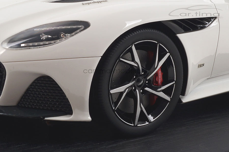 Aston Martin DBS Superleggera Stratus white TopSpeed 1:18 TS0267 Aston Martin DBS Superleggera Stratus white TopSpeed 1:18 TS0267