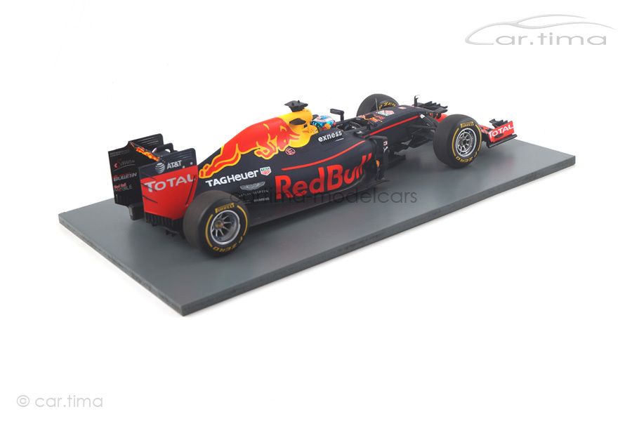 Red Bull Racing RB12 Winner GP Malaysia GP 2016 Daniel Ricciardo Spark 1:18 18S251