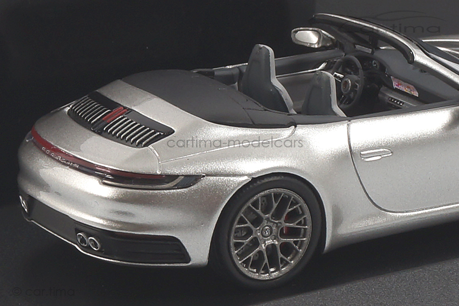Porsche 911 (992) Carrera 4S Cabriolet silber Minichamps 1:43 410069330 Porsche 911 (992) Carrera 4S Cabriolet silber Minichamps 1:43 410069330