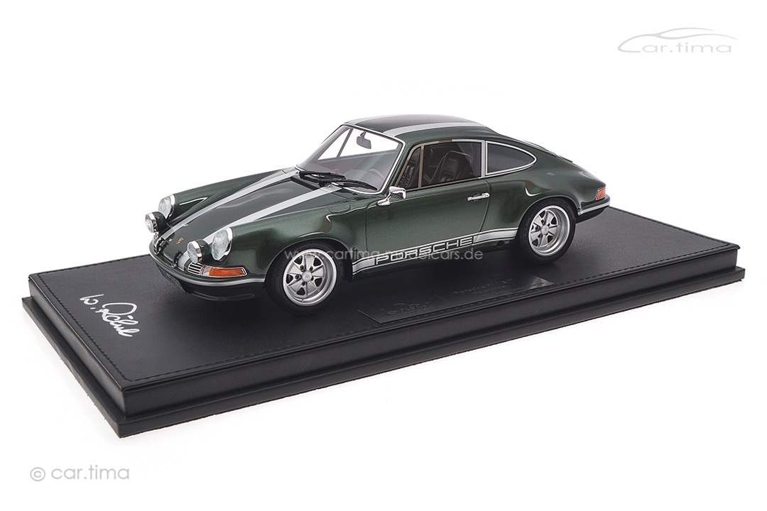 Porsche 911 ST Oakgrün Originalsignatur Walter Röhrl auf Bodenplatte car.tima 1:18