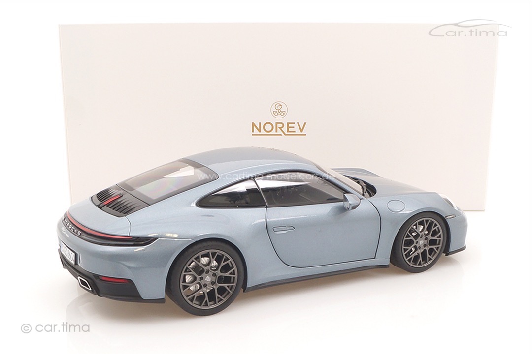 Porsche 911 (992.2) Carrera Polarsilbermet. Norev 1:18 187170