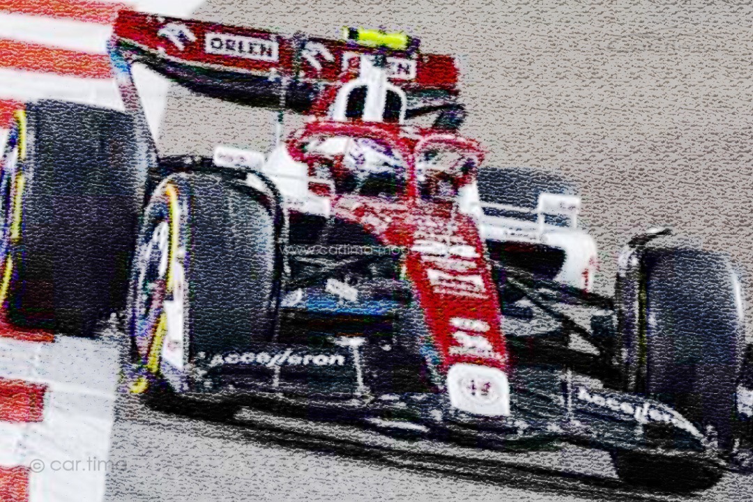 Alfa Romeo F1 Team ORLEN C42 GP 2022 Zhou GuanYu Spark 1:64 Y261