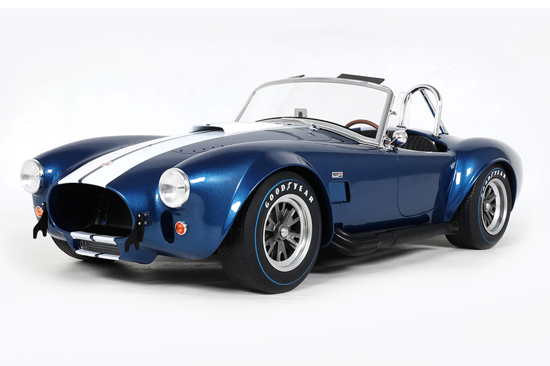 Shelby Cobra 427S/C blau/weiß GT Spirit 1:8 GTS800802