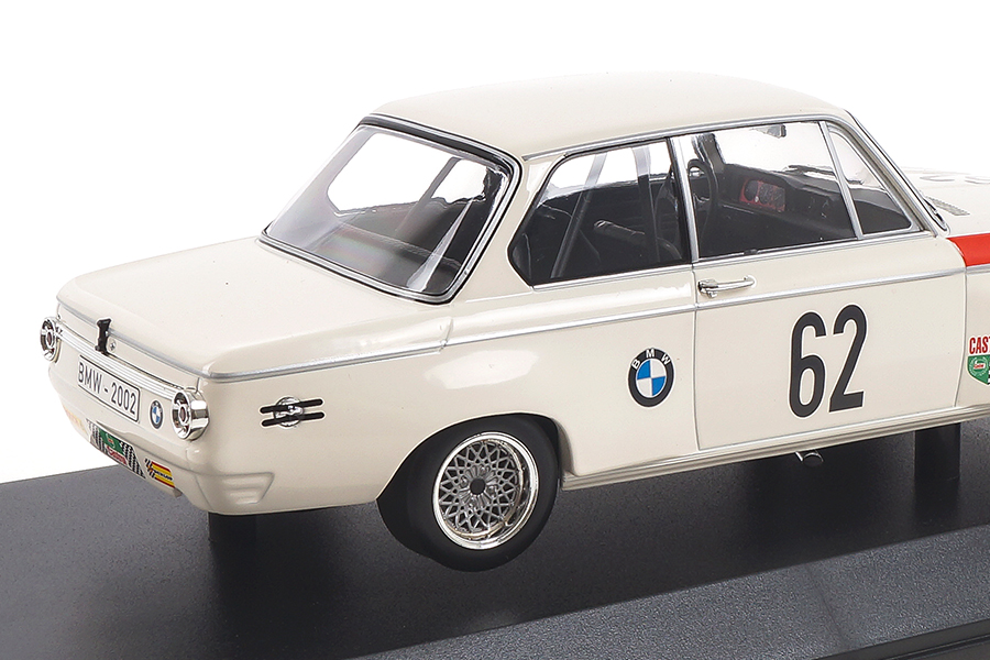 BMW 2002 Class Winner Brands Hatch 1969 Hahne/Quester Minichamps 1:18 155692762 BMW 2002 Class Winner Brands Hatch 1969 Hahne/Quester Minichamps 1:18 155692762
