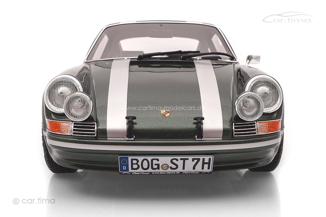 Porsche 911 ST Oakgrün Originalsignatur Walter Röhrl auf Bodenplatte car.tima 1:18