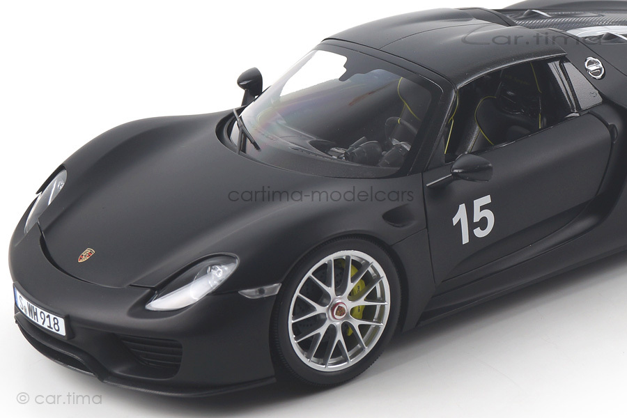 Porsche 918 Spyder Weissach Package matt schwarz Minichamps 1:18 110062444