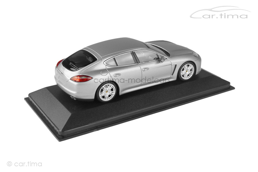 Porsche Panamera S hybrid (970.1) silber Minichamps 1:43 400068250 Porsche Panamera S hybrid (970.1) silber Minichamps 1:43 400068250