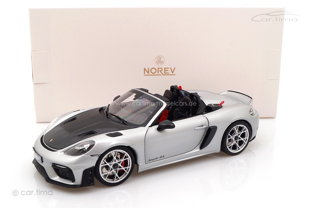 Porsche 718 Spyder RS Weissach Package GT-Silber met. Norev 1:18 187270