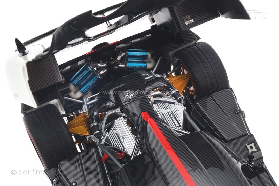 Pagani Zonda Cinque Coupe RHD Bianco Benny Almost Real 1:18 850604001 Pagani Zonda Cinque Coupe RHD Bianco Benny Almost Real 1:18 850604001