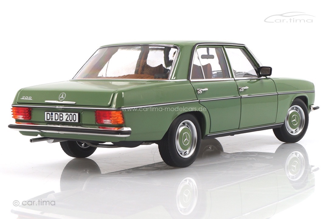Mercedes-Benz 200 W114 /8 grün Norev 1:18 183774 Mercedes-Benz 200 W114 /8 grün Norev 1:18 183774