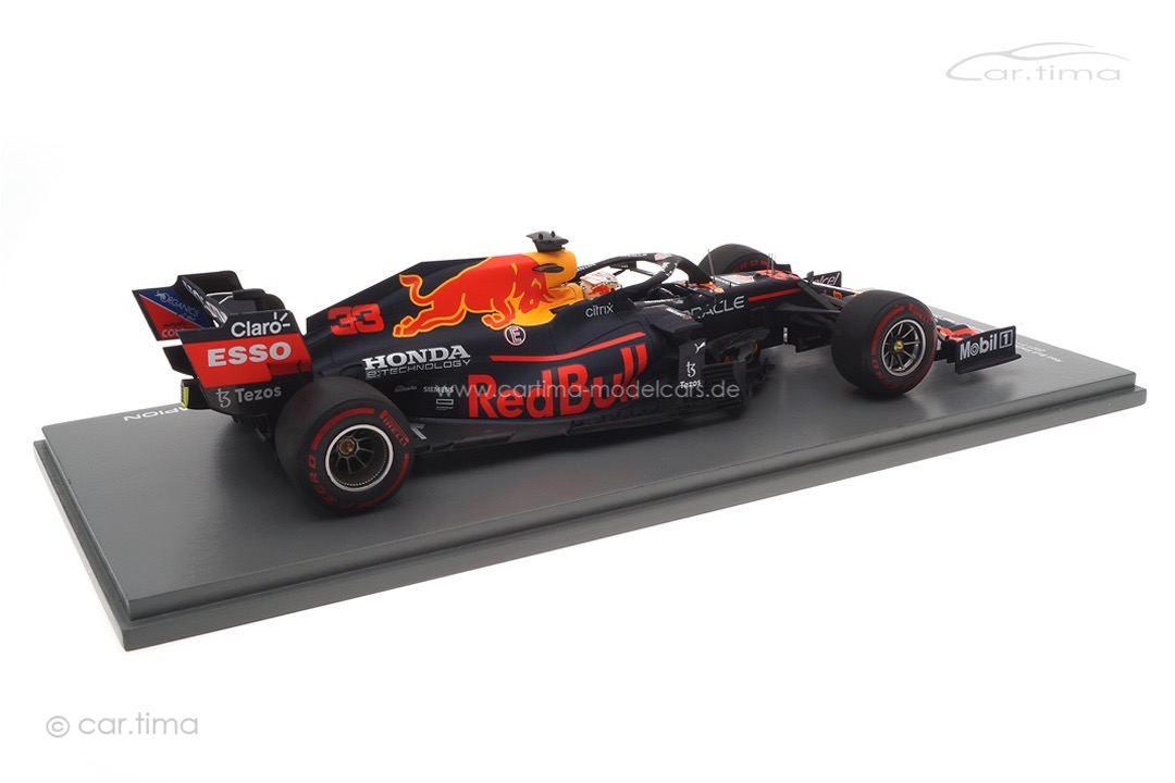 Red Bull Racing RB16B Winner GP Abu Dhabi 2021 Max Verstappen/pit board/No.1 board/displaycase Spark Red Bull Racing RB16B Winner GP Abu Dhabi 2021 Max Verstappen/pit board/No.1 board/displaycase Spark