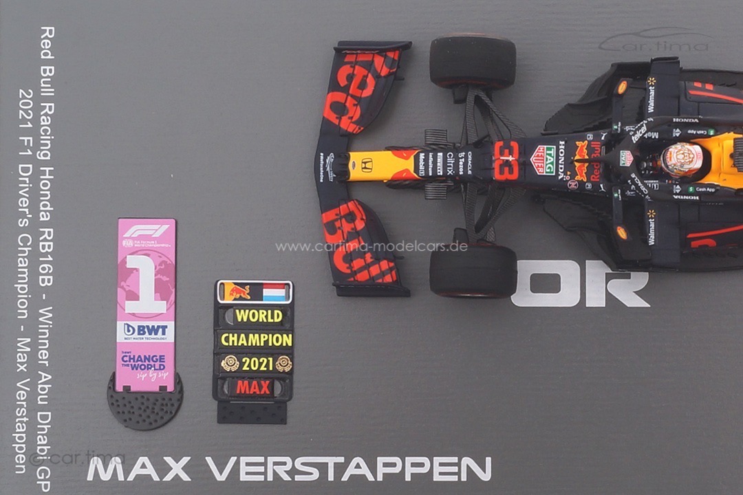 Red Bull Racing RB16B Winner GP Abu Dhabi 2021 Max Verstappen/pit board/No.1 board Spark 1:43 S7861