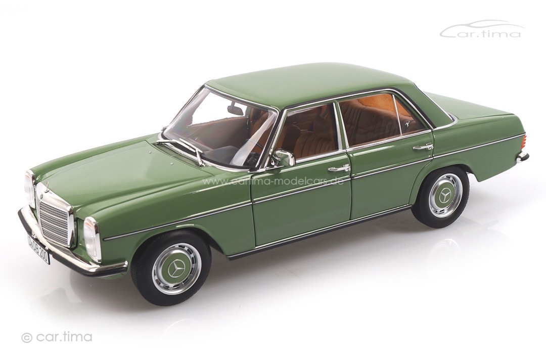 Mercedes-Benz 200 W114 /8 grün Norev 1:18 183774 Mercedes-Benz 200 W114 /8 grün Norev 1:18 183774
