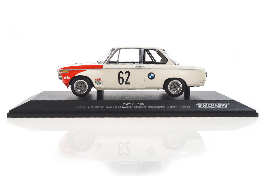 BMW 2002 Class Winner Brands Hatch 1969 Hahne/Quester Minichamps 1:18 155692762 BMW 2002 Class Winner Brands Hatch 1969 Hahne/Quester Minichamps 1:18 155692762