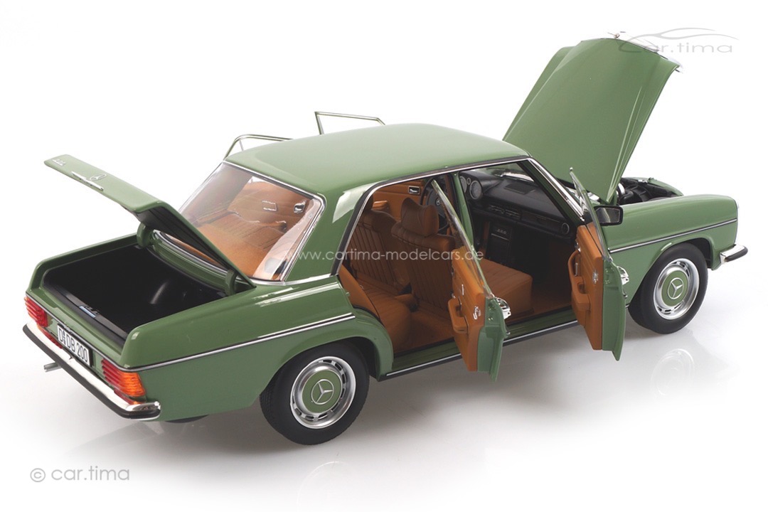 Mercedes-Benz 200 W114 /8 grün Norev 1:18 183774 Mercedes-Benz 200 W114 /8 grün Norev 1:18 183774