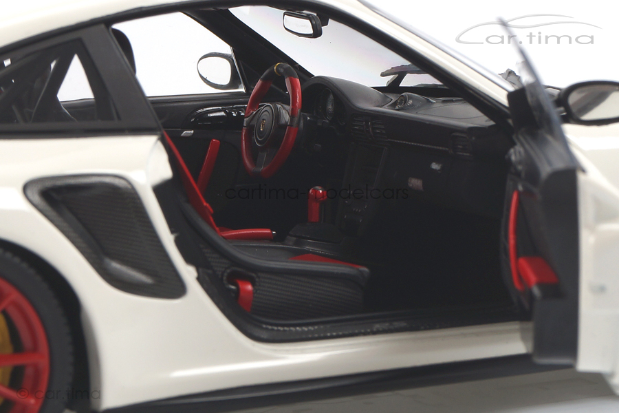 Porsche 911 (997 II) GT2 RS 2011 weiß/rote Felgen Minichamps 1:18 100069400R Porsche 911 (997 II) GT2 RS 2011 weiß/rote Felgen Minichamps 1:18 100069400R