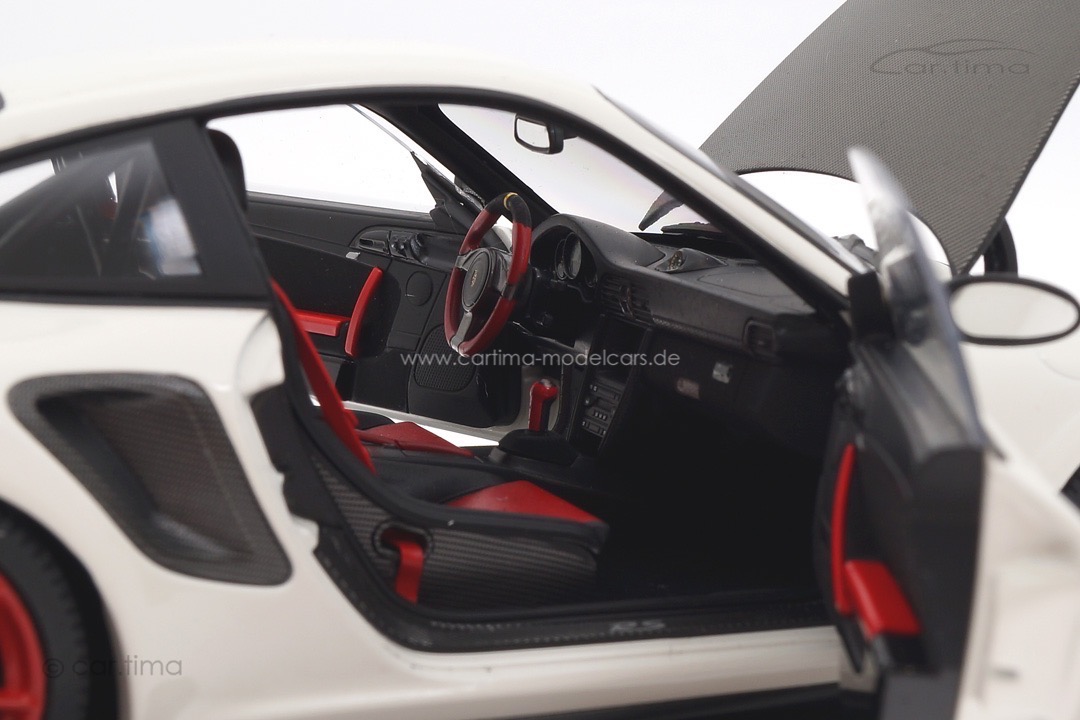 Porsche 911 (997 II) GT2 RS 2011 weiß/rote Felgen Minichamps 1:18 100069400R